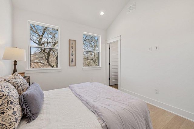 2608 Bristol DR B, Austin, TX 78723