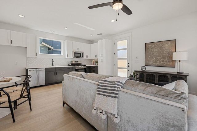 2608 Bristol DR B, Austin, TX 78723