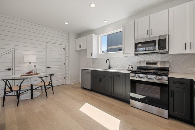 2608 Bristol DR B, Austin, TX 78723