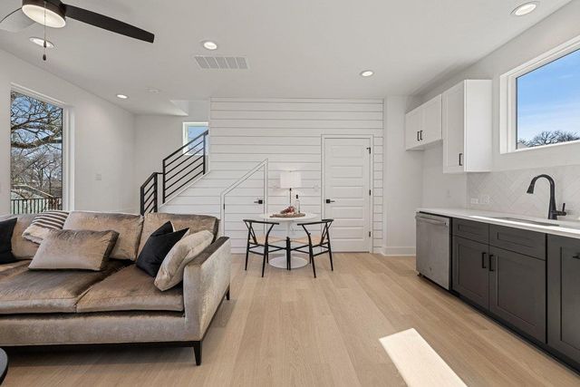 2608 Bristol DR B, Austin, TX 78723