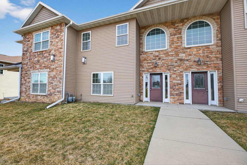 4503 Wild Rose Court, Cedar Falls, IA 50613