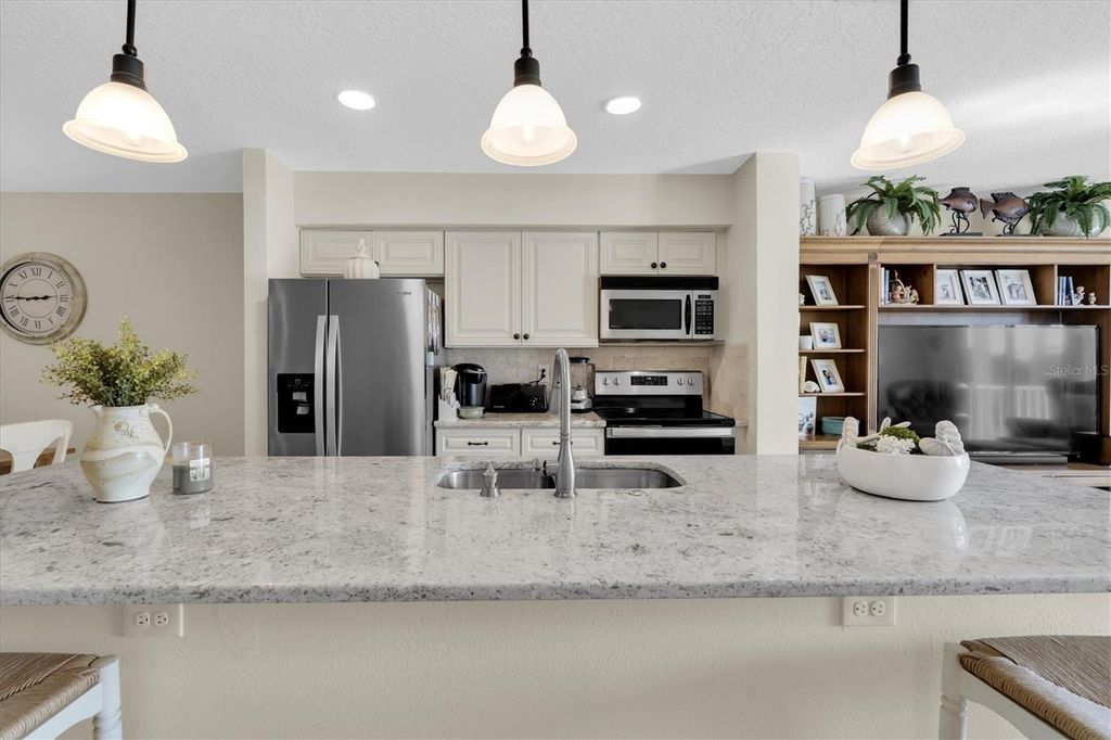 Image 12 of property listing at 641 GARLAND CIRCLE, Indian Rocks Beach, FL 33785