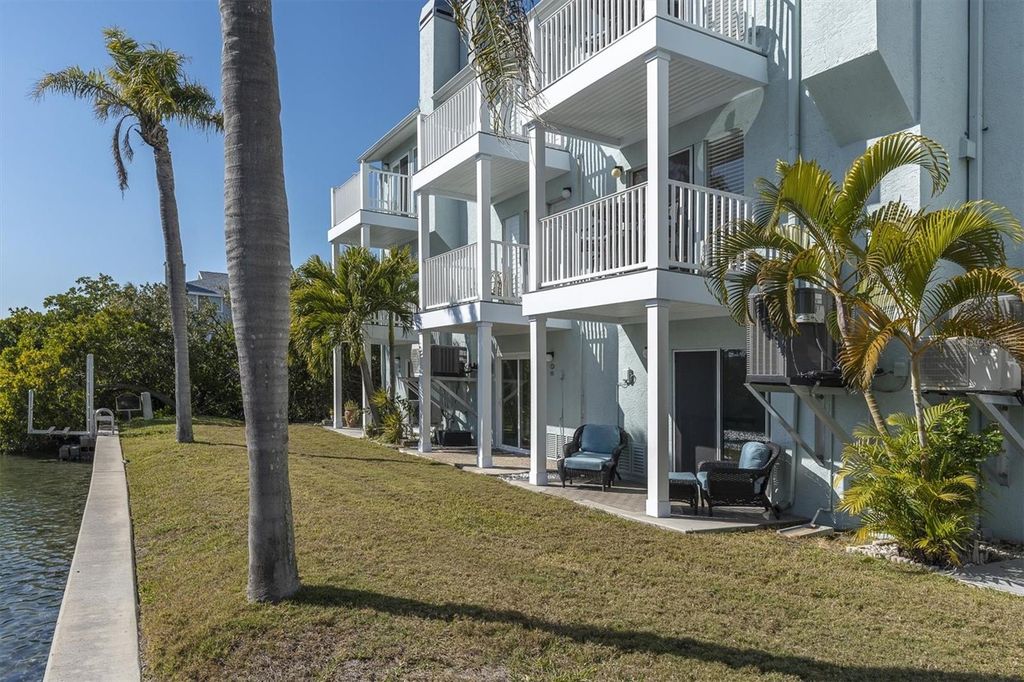 Image 38 of property listing at 641 GARLAND CIRCLE, Indian Rocks Beach, FL 33785