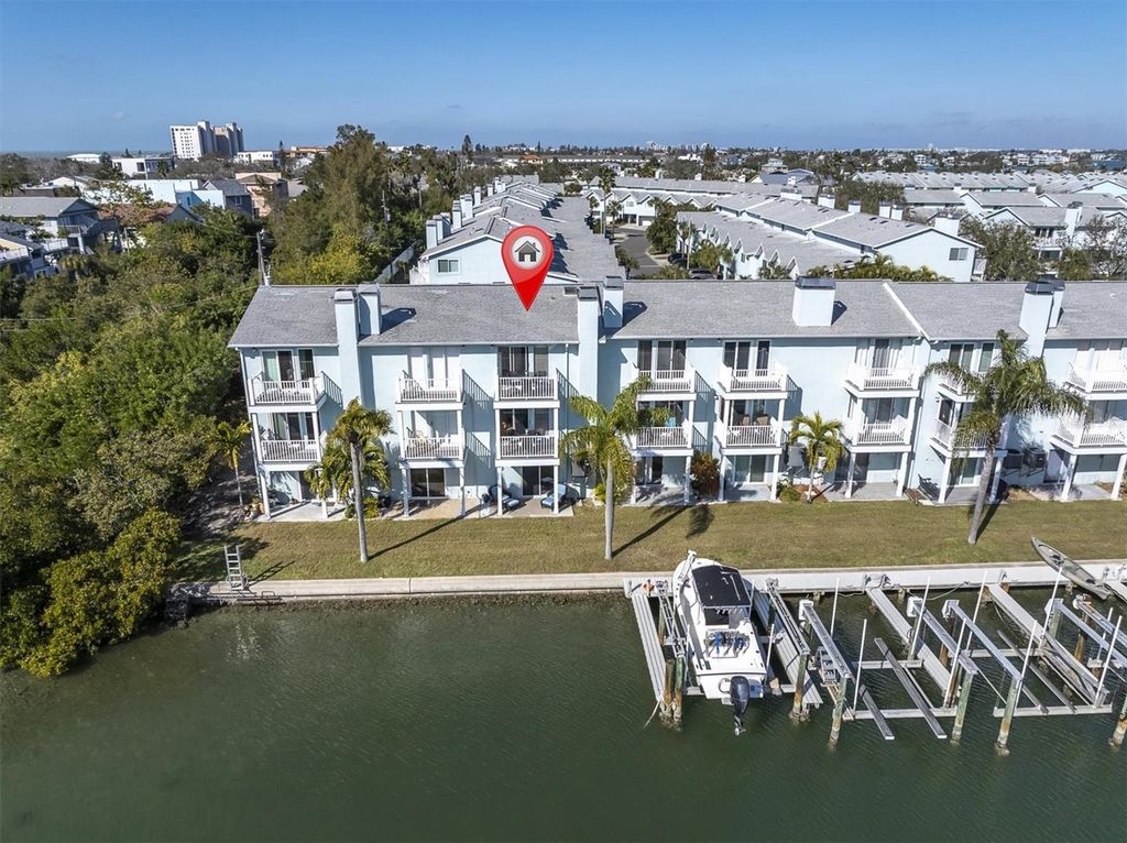 Image 43 of property listing at 641 GARLAND CIRCLE, Indian Rocks Beach, FL 33785