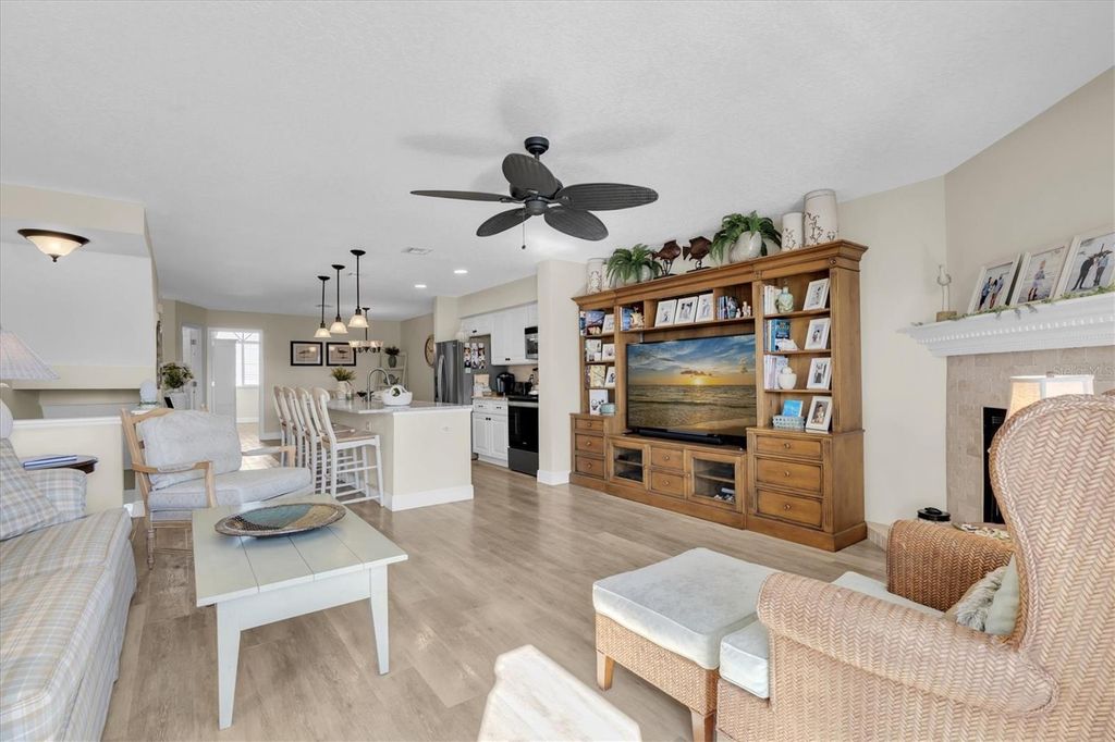 Image 10 of property listing at 641 GARLAND CIRCLE, Indian Rocks Beach, FL 33785