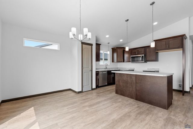 608 BULL RUN DR, Box Elder, SD 57719