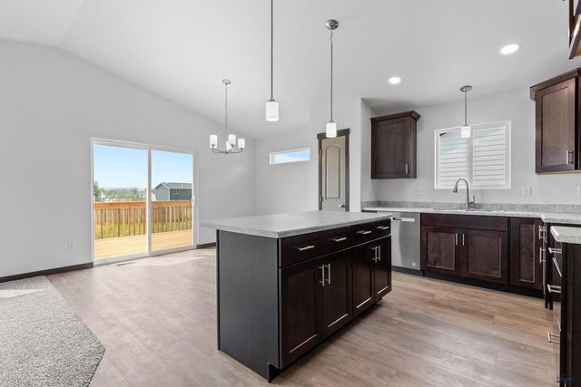 608 BULL RUN DR, Box Elder, SD 57719