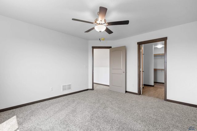608 BULL RUN DR, Box Elder, SD 57719