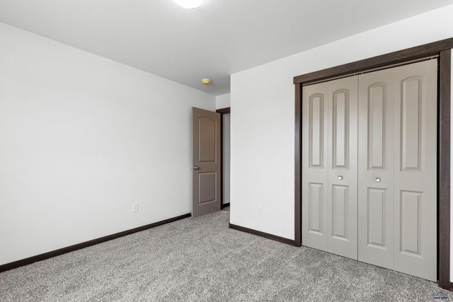608 BULL RUN DR, Box Elder, SD 57719