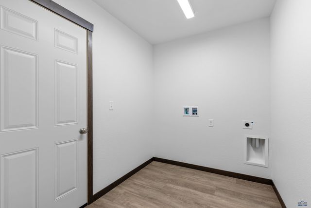 608 BULL RUN DR, Box Elder, SD 57719