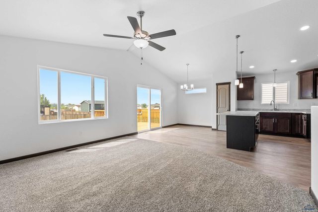 608 BULL RUN DR, Box Elder, SD 57719