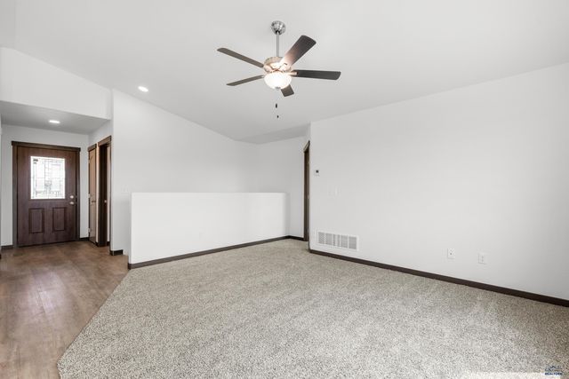 608 BULL RUN DR, Box Elder, SD 57719