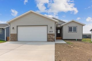 608 BULL RUN DR, Box Elder, SD 57719