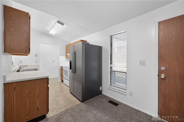 8377 Schoolgate Drive, Huber Heights, OH 45424