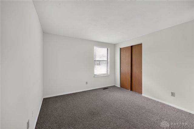 8377 Schoolgate Drive, Huber Heights, OH 45424