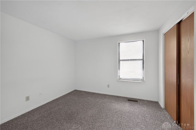 8377 Schoolgate Drive, Huber Heights, OH 45424