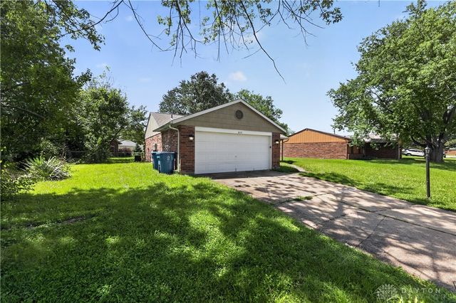 8377 Schoolgate Drive, Huber Heights, OH 45424