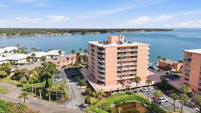 7430 SUNSHINE SKYWAY LANE S 201, St Petersburg, FL 33711