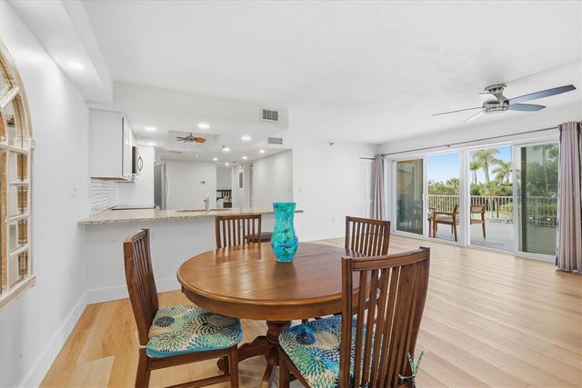 7430 SUNSHINE SKYWAY LANE S 201, St Petersburg, FL 33711