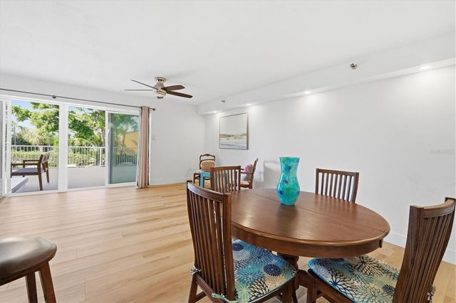 7430 SUNSHINE SKYWAY LANE S 201, St Petersburg, FL 33711