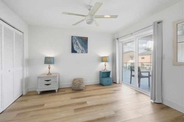 7430 SUNSHINE SKYWAY LANE S 201, St Petersburg, FL 33711