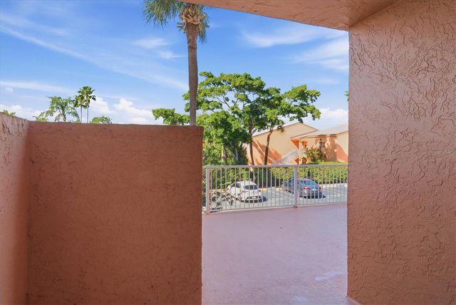 7430 SUNSHINE SKYWAY LANE S 201, St Petersburg, FL 33711