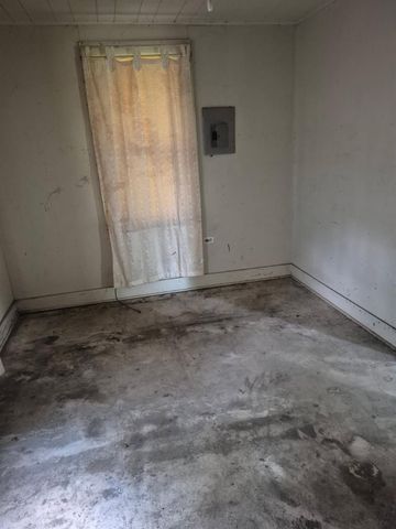 411 S Texana Street, Hallettsville, TX 77964