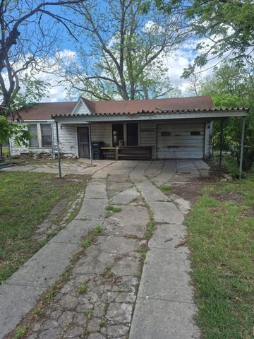 411 S Texana Street, Hallettsville, TX 77964