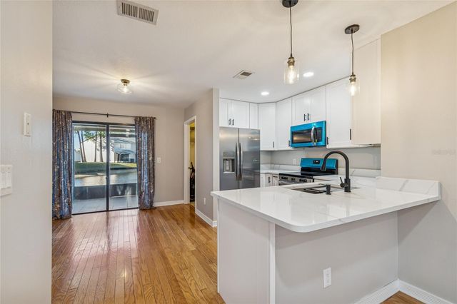 12568 CASTLE HILL DRIVE, Tampa, FL 33624