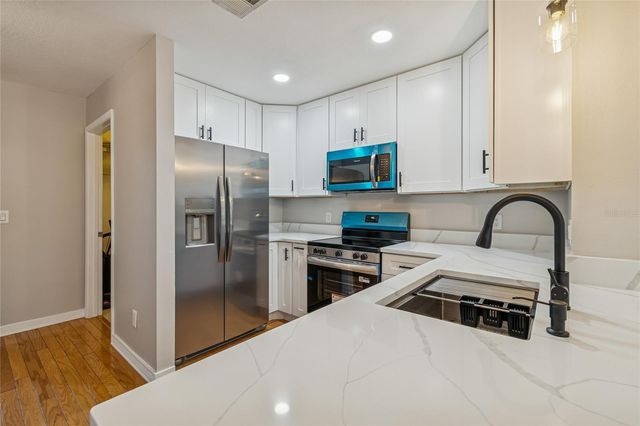 12568 CASTLE HILL DRIVE, Tampa, FL 33624