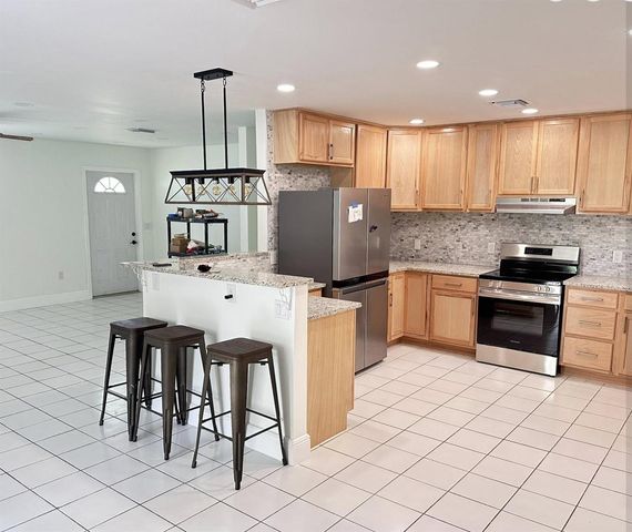 117 Yacht View Lane, Fort Pierce, FL 34946