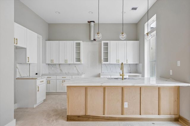 1187 W 19th Street, Houston, TX 77008