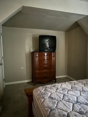 423 Burton Ave, San Antonio, TX 78221