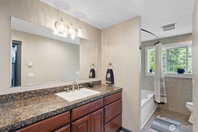 410 Studebaker Spur 2, Castle Rock, WA 98611