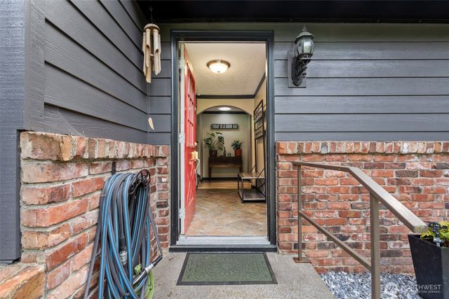 410 Studebaker Spur 2, Castle Rock, WA 98611