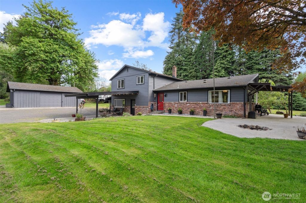 410 Studebaker Spur 2, Castle Rock, WA 98611