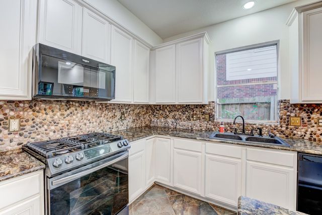 2706 Sun Beam Court, Pearland, TX 77584