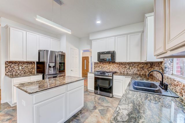 2706 Sun Beam Court, Pearland, TX 77584
