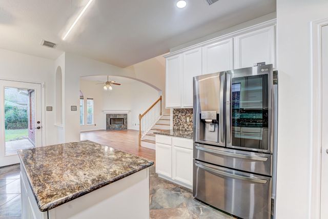2706 Sun Beam Court, Pearland, TX 77584