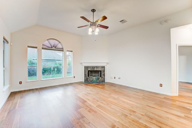 2706 Sun Beam Court, Pearland, TX 77584