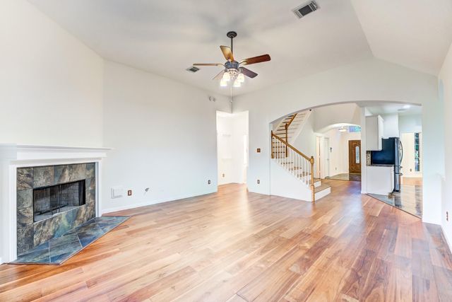 2706 Sun Beam Court, Pearland, TX 77584