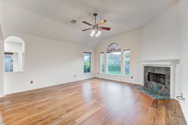 2706 Sun Beam Court, Pearland, TX 77584