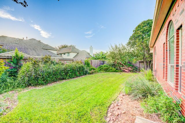 2706 Sun Beam Court, Pearland, TX 77584