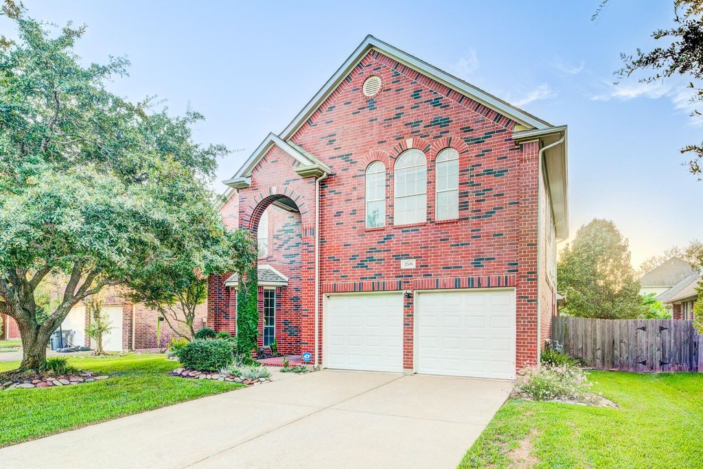 2706 Sun Beam Court, Pearland, TX 77584