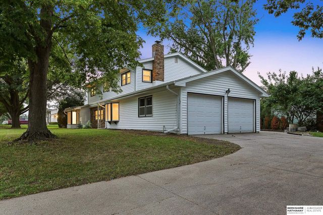 1101 Potter Road, Bellevue, NE 68005