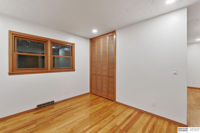 1101 Potter Road, Bellevue, NE 68005