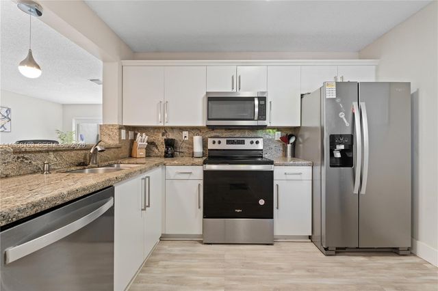 4736 NW 114th Ave 205, Doral, FL 33178