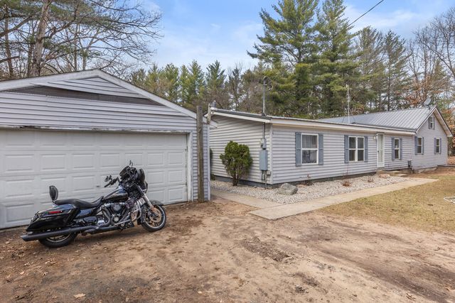 8233 Beech Avenue, Howard City, MI 49329