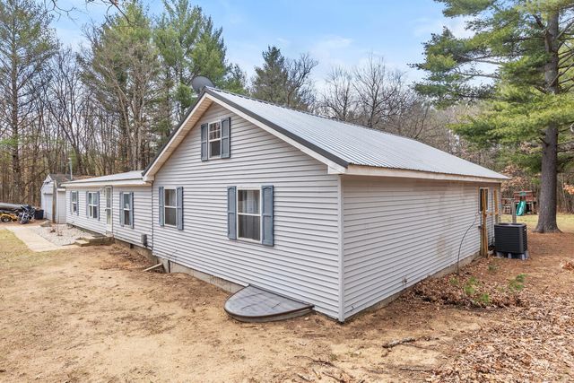 8233 Beech Avenue, Howard City, MI 49329