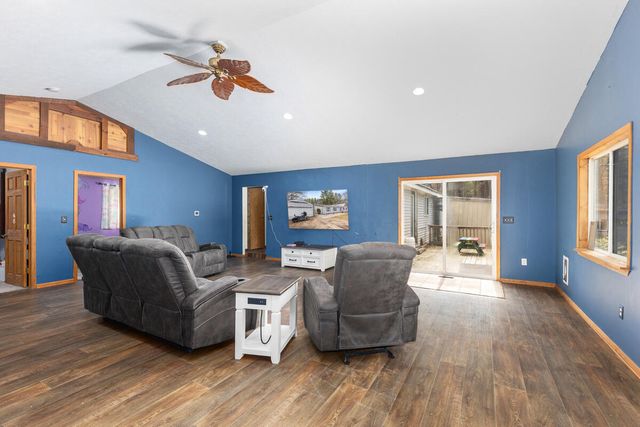 8233 Beech Avenue, Howard City, MI 49329